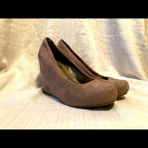 Fergalicious suede wedges